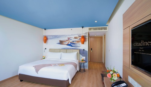 Deluxe King Ocean View