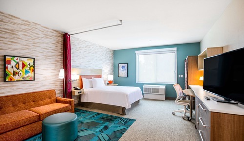 Studio, 1 Queen Bed, Accessible (Roll-In Shower)