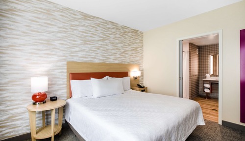 Suite, 1 King Bed, Accessible (Roll-In Shower)