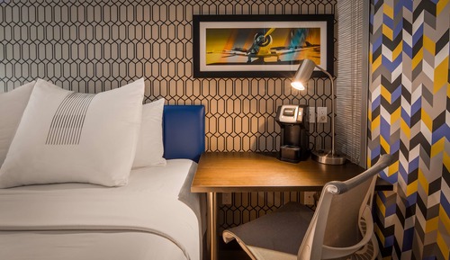 Standard Room, 1 King Bed, Non Smoking (Shower Only)