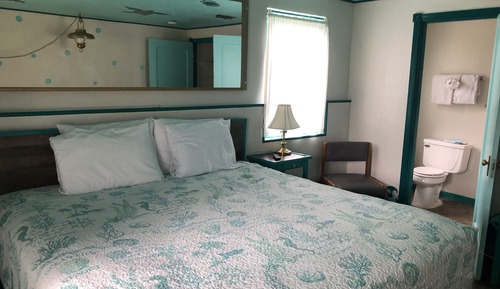 Design Single Room, 1 King Bed