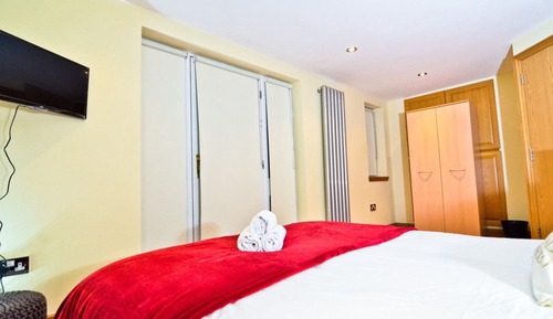 Deluxe Double or Twin Room