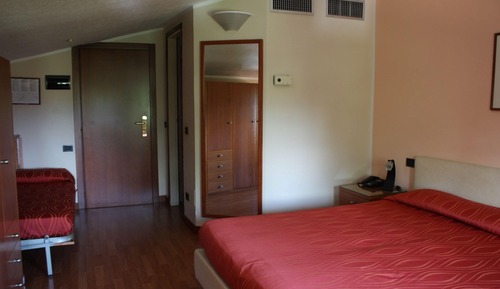 Economy Triple Room (Penthouse)