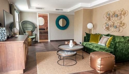 Suite, 1 King Bed, Kitchen