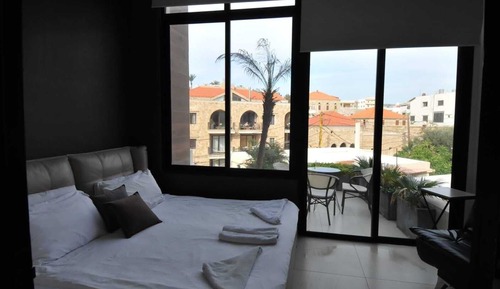 Studio, Garden View (Room No 1)