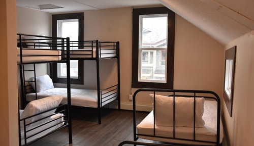 7 Bed Dorm Room