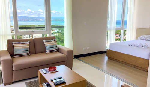 Studio, Sea View