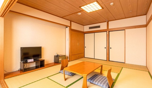 Standard Japanese-Style Room with 10 Tatami Mats - Shared Bathroom - Non-Smoking