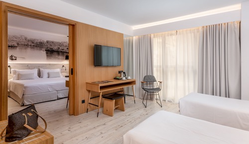 Family Room, Multiple Beds