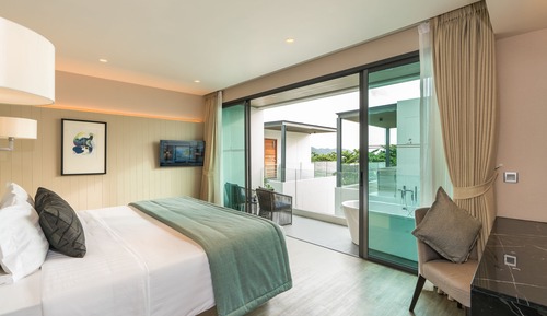 Deluxe Room, Pool View