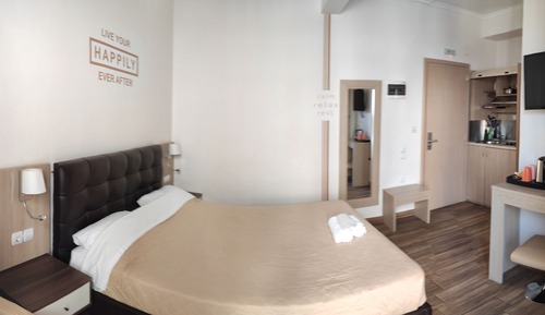 Deluxe Studio (2 Adults)