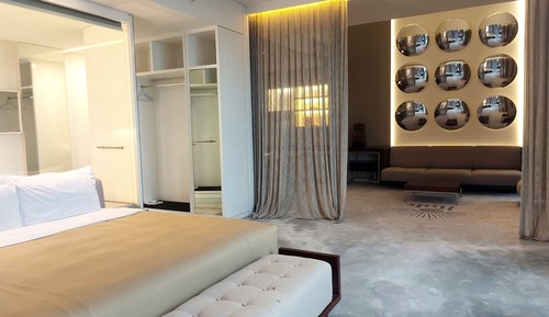 Edge Apartment