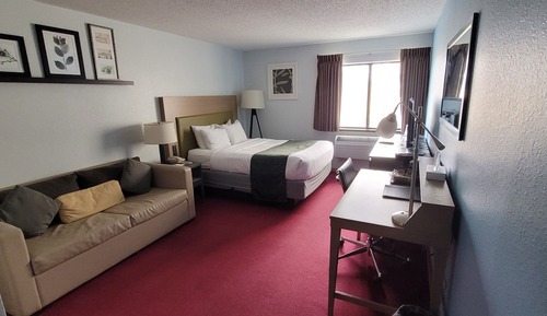 Room, 1 Queen Bed with Sofa bed (One Queen Handicap Accessible)