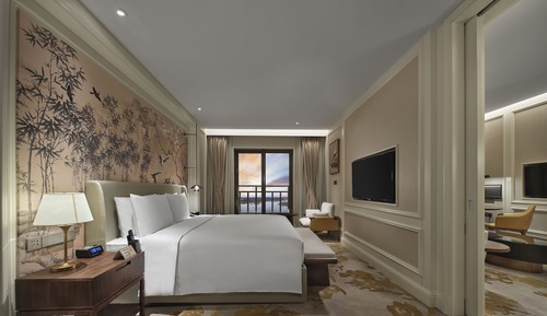 Deluxe Suite, 1 King Bed