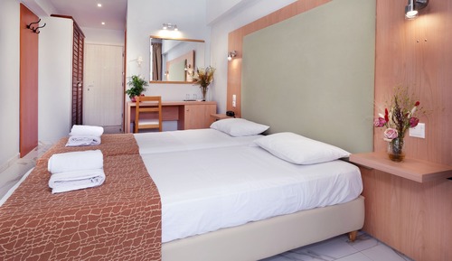 Standard Double or Twin Room, Partial Sea View