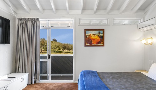 1 Bedroom Super King Suite with Balcony (upper floor no spa)
