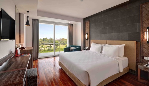Deluxe Room, 1 King Bed, Balcony