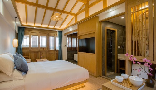 Deluxe King Room