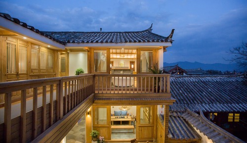 Deluxe King Room with Balcony