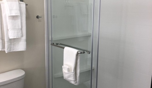 Standard Room, 1 King Bed, Accessible (Comm)