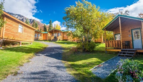 Classic Cabin, 1 Queen Bed (08)