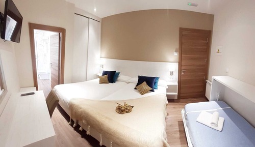 Economy Triple Room
