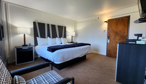 Standard Room, 1 King Bed