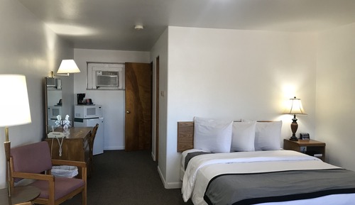 Standard Room, 1 Queen Bed