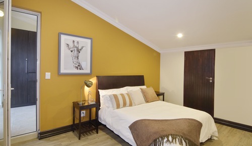Superior Queen (2nd Floor)