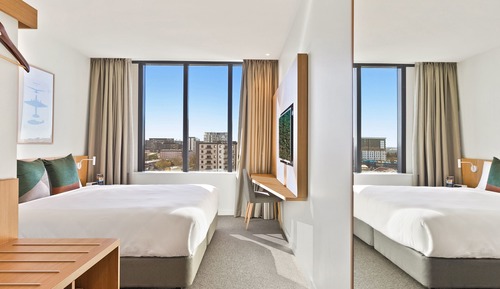 Studio, 1 King Bed (Urban View)