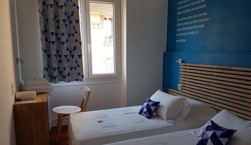 Standard Double or Twin Room, Private Bathroom (Fenêtre)