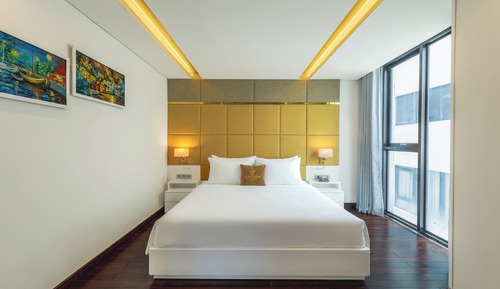 Three Bedroom Apartment with Ocean View