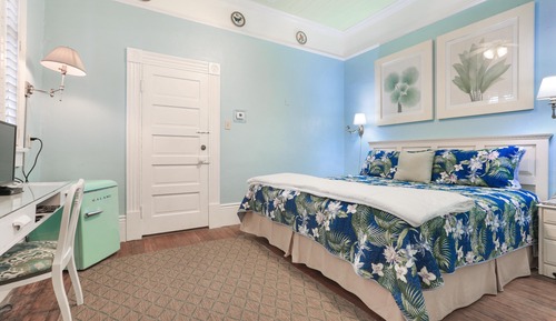 Courtyard Room