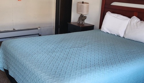 Standard Single Room, 1 Queen Bed