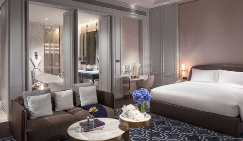 Club Suite, 1 King Bed, Club Lounge Access (Prestige)
