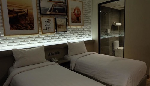 Superior Twin Room, City View
