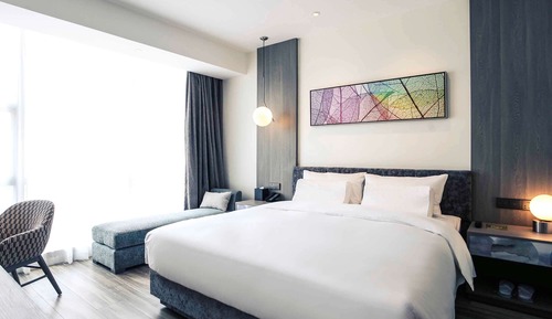 Superior Room, 1 King Bed