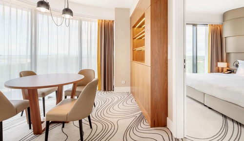 Suite, Sea View