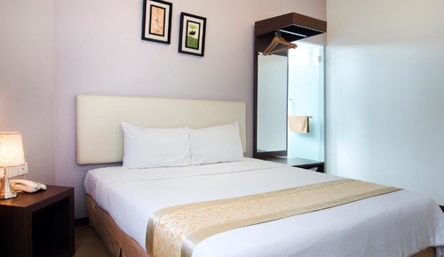 Deluxe King Bed Room 