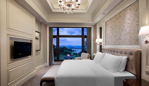 Deluxe  Garden View Suite