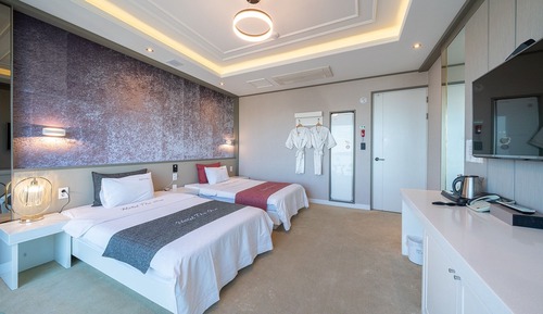 Deluxe Twin Room, 2 Twin Beds, Harbor View