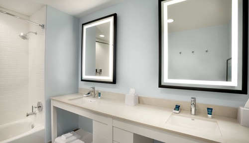 Suite, 1 Bedroom (Mobility Accessible, Tub)