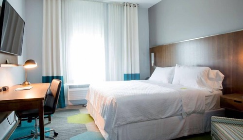 Room, 1 King Bed (Mobility Accessible, Tub)