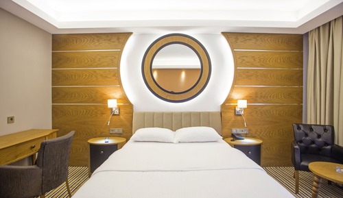 Standard Double Room, Partial Sea View