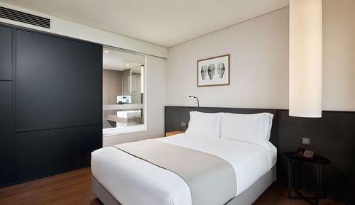 [KEEP YOUR BEUTY] Deluxe Double City View + Breakfast for 2 + Dewycel Mask Pack 1 sheet per night