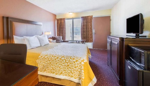 Standard Room, 1 King Bed, Non Smoking