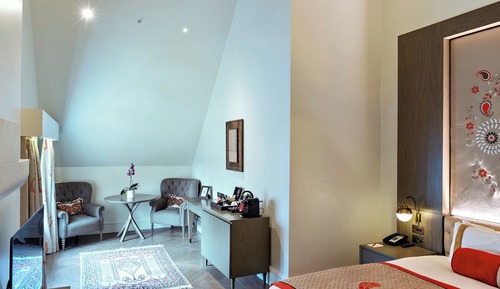 Suite, Tower