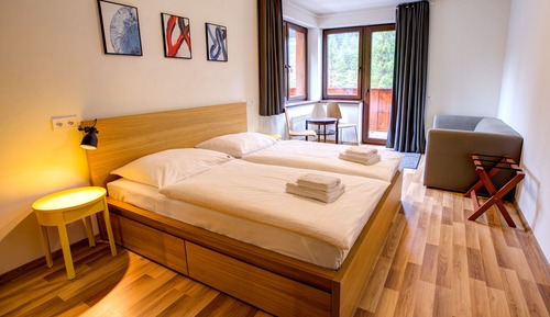 Family Studio Suite, 2 Bedrooms, Kitchen, Hill View