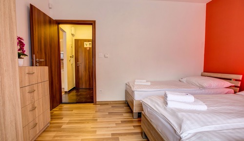 Family Suite, 2 Bedrooms, Kitchen, Hill View