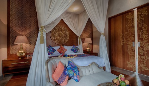 Family Pool Villa